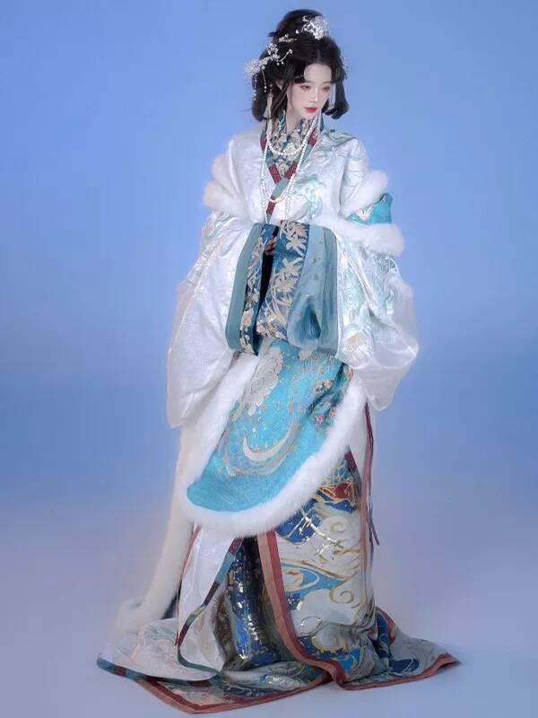 Embroidery Knit - Novo Hanfu Feminino Zhan Guo Robe