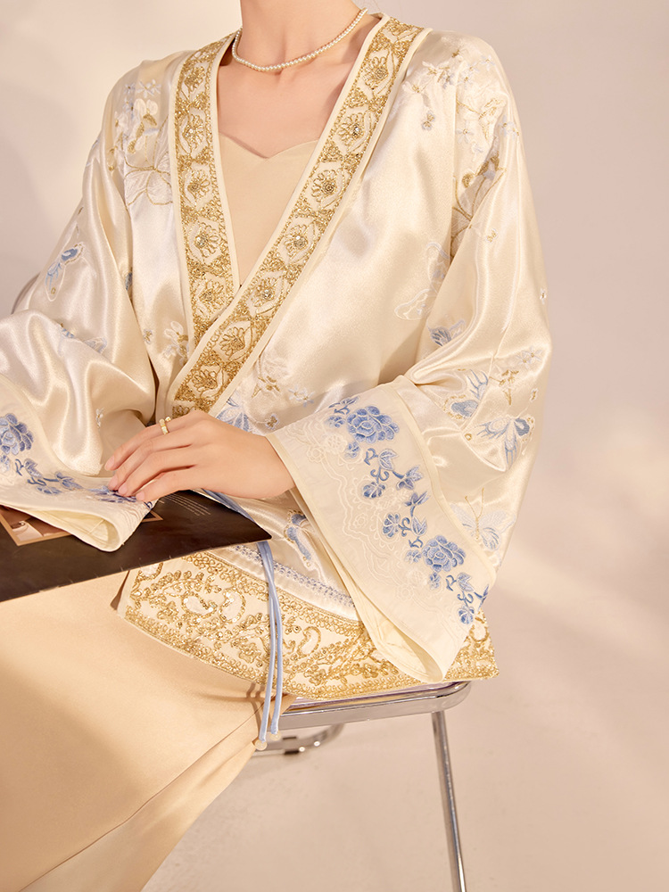 Jaqueta Feminina de Luxo com B - Embroidery Knit avaliação e preço