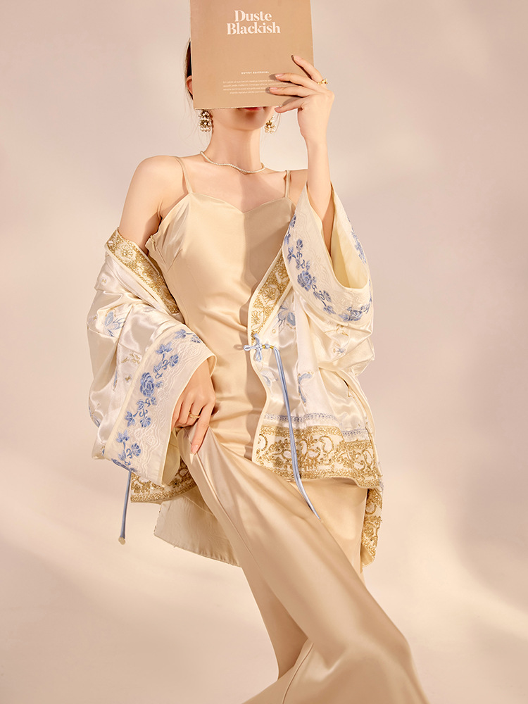 Jaqueta Feminina de Luxo com B - Embroidery Knit avaliação e preço