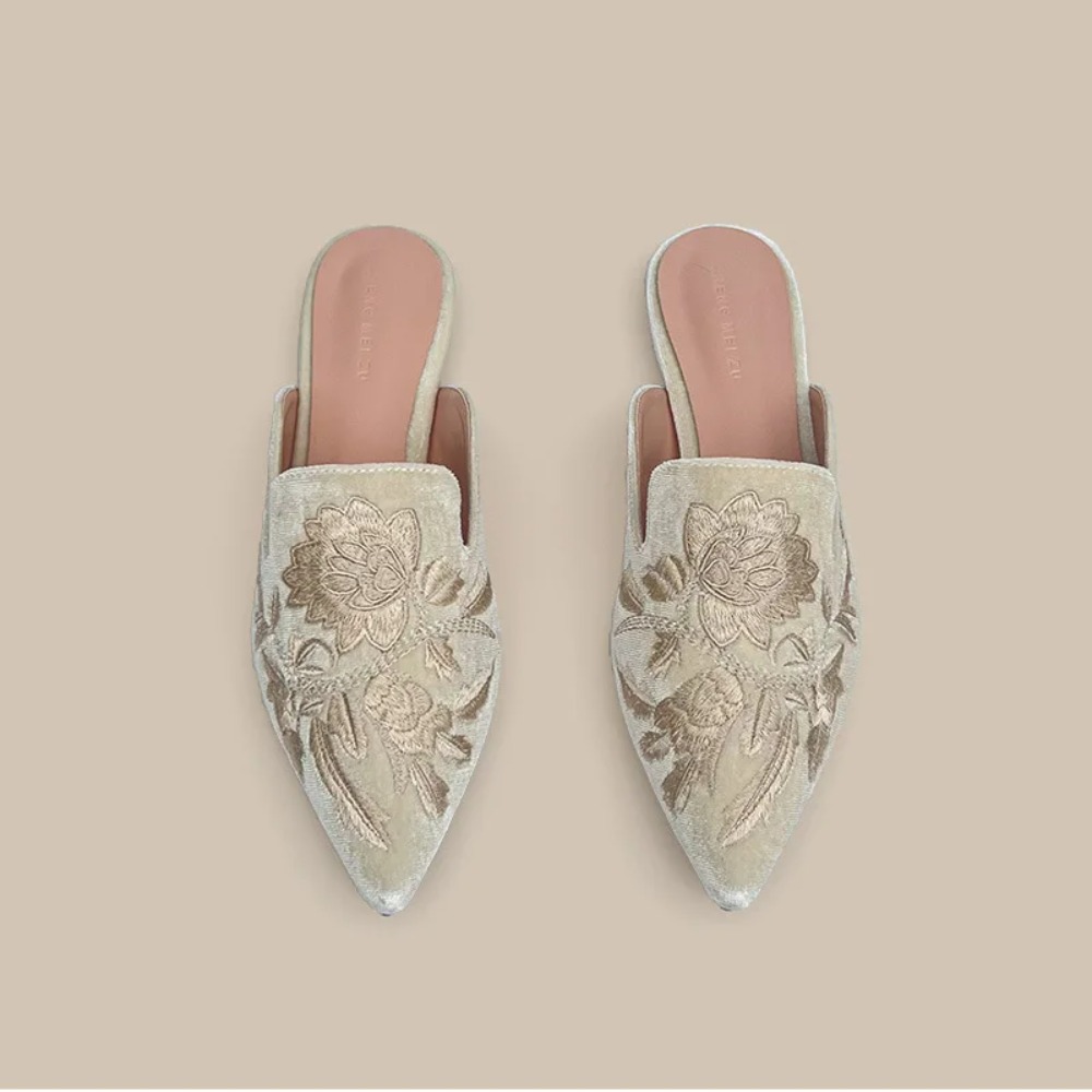 Mules de Veludo com Bordado Fl - Embroidery Flower avaliação e preço
