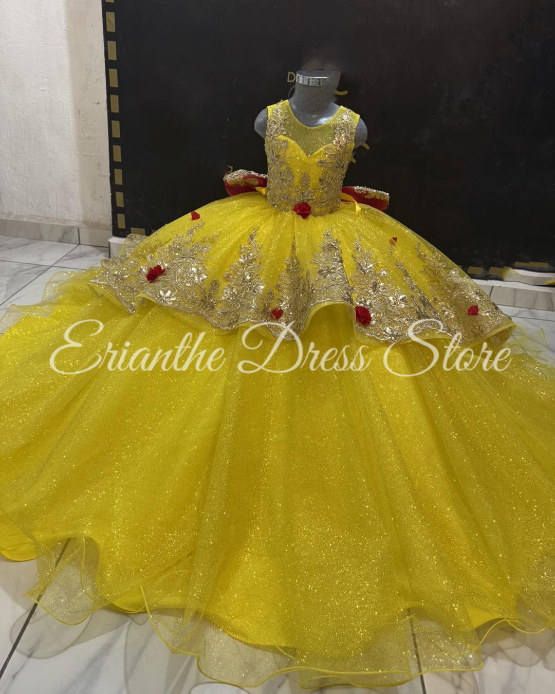 Vestido floral amarelo para ca - Embroidery Yellow Flower avaliação e preço